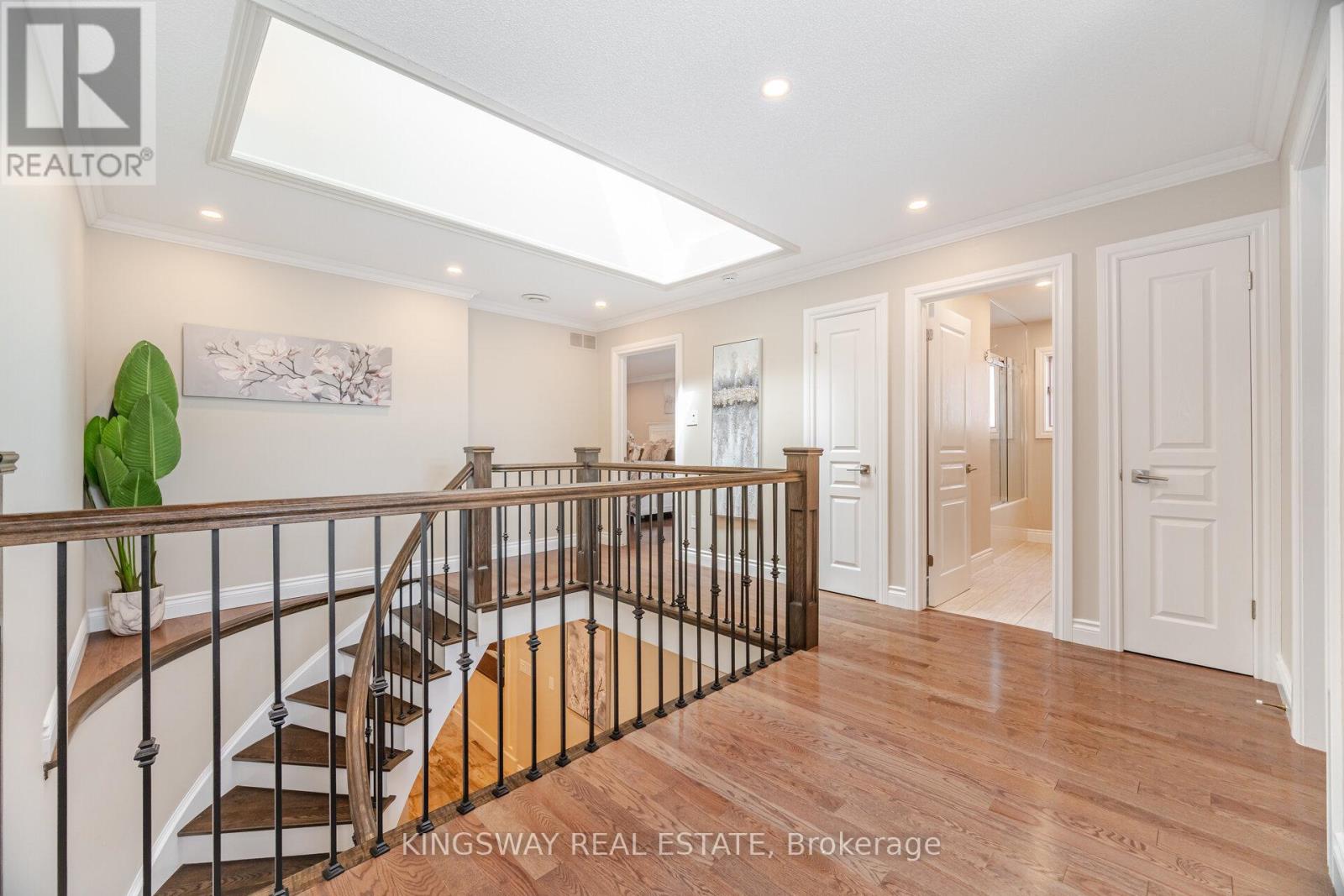 Photo 21 of 2246 Grand Ravine Drive, Oakville ON