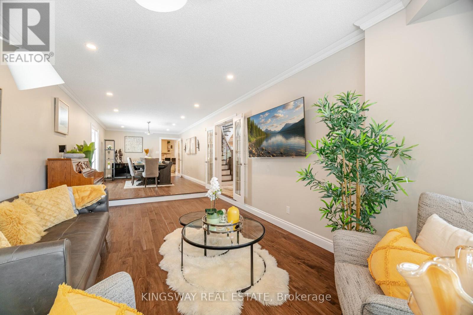 Photo 9 of 2246 Grand Ravine Drive, Oakville ON