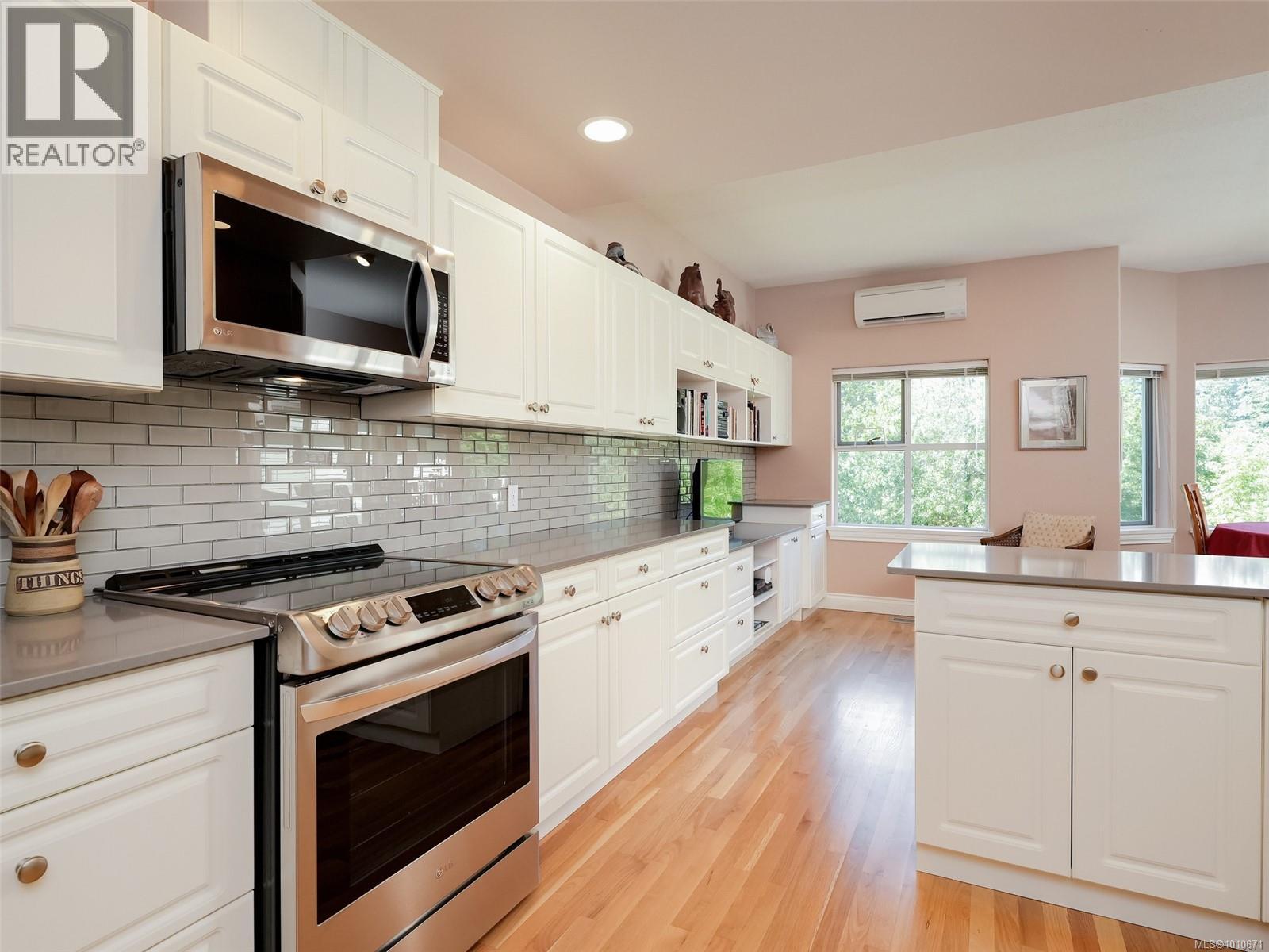 75 530 Marsett Pl, Saanich, British Columbia