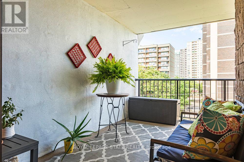 Photo 12 of 603 165 Bold Street, Hamilton ON