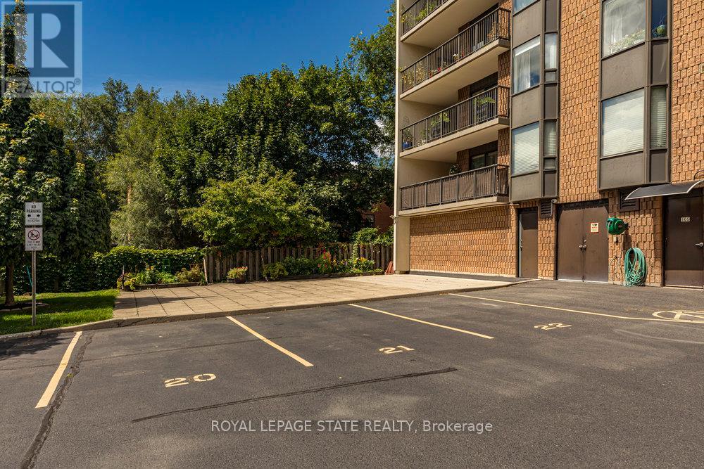 Photo 3 of 603 165 Bold Street, Hamilton ON