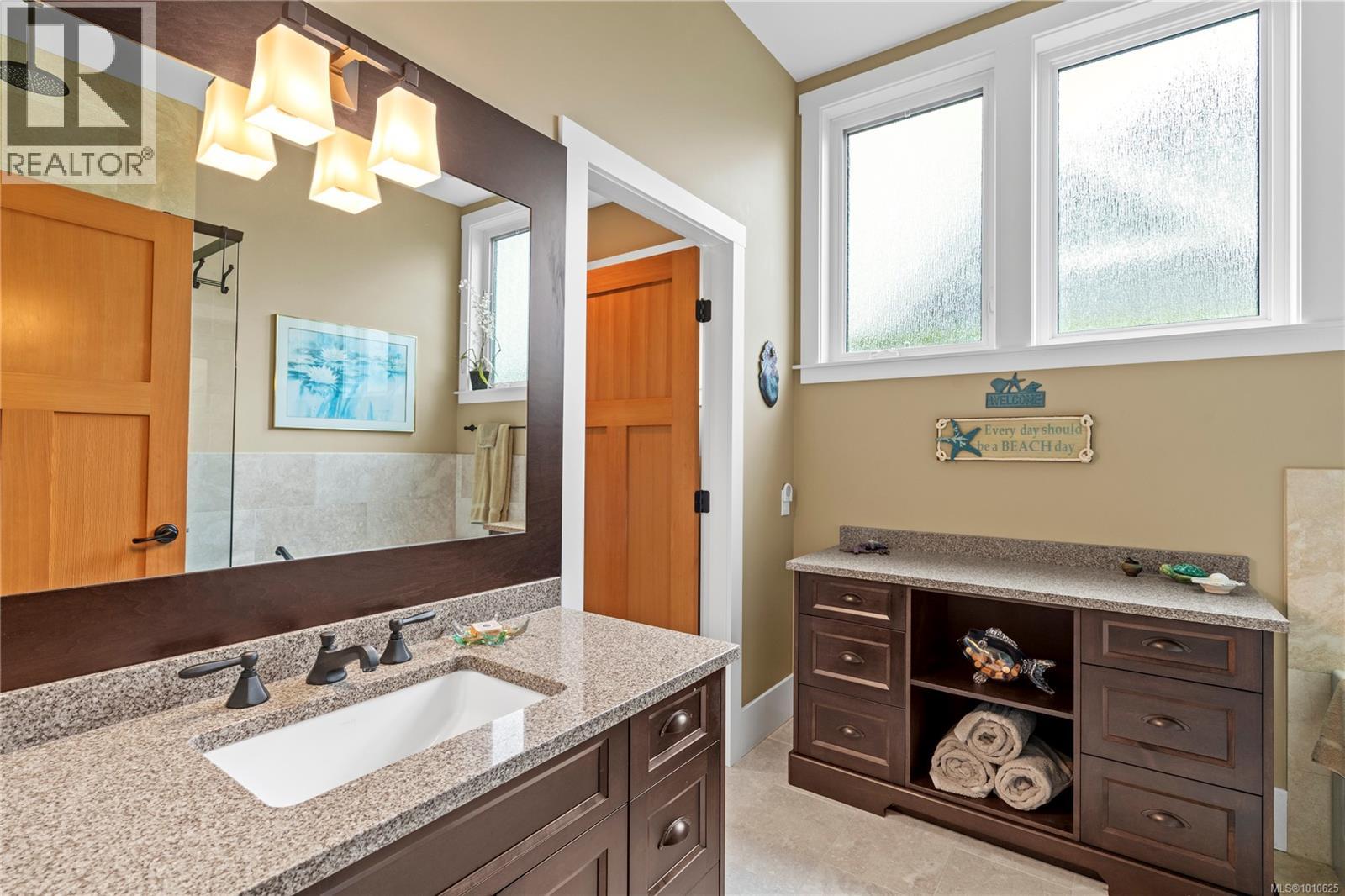 Photo 74 of 942 Bluffs Dr, Qualicum Beach BC