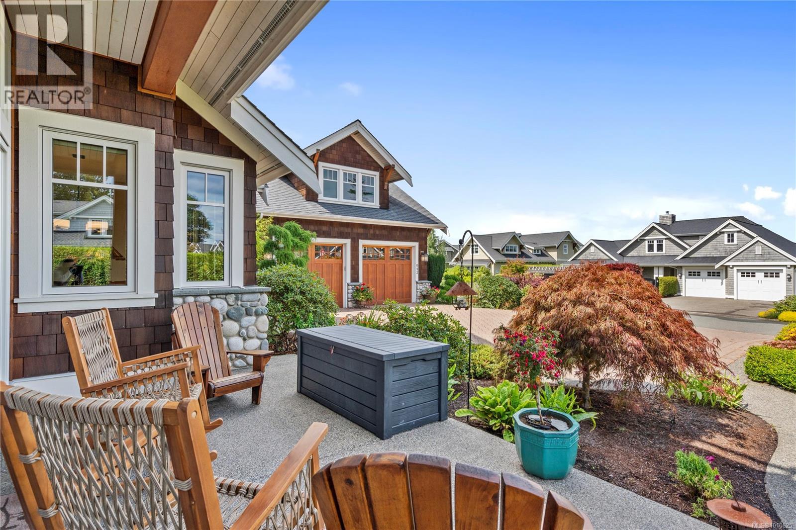 Photo 44 of 942 Bluffs Dr, Qualicum Beach BC