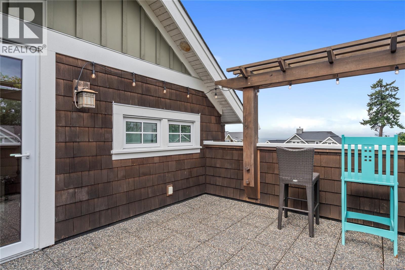 Photo 48 of 942 Bluffs Dr, Qualicum Beach BC