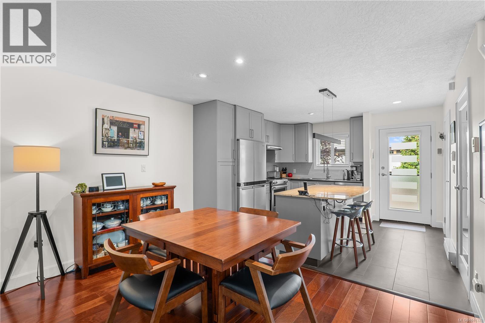 Photo 2 of 1 1119 View St, Victoria BC