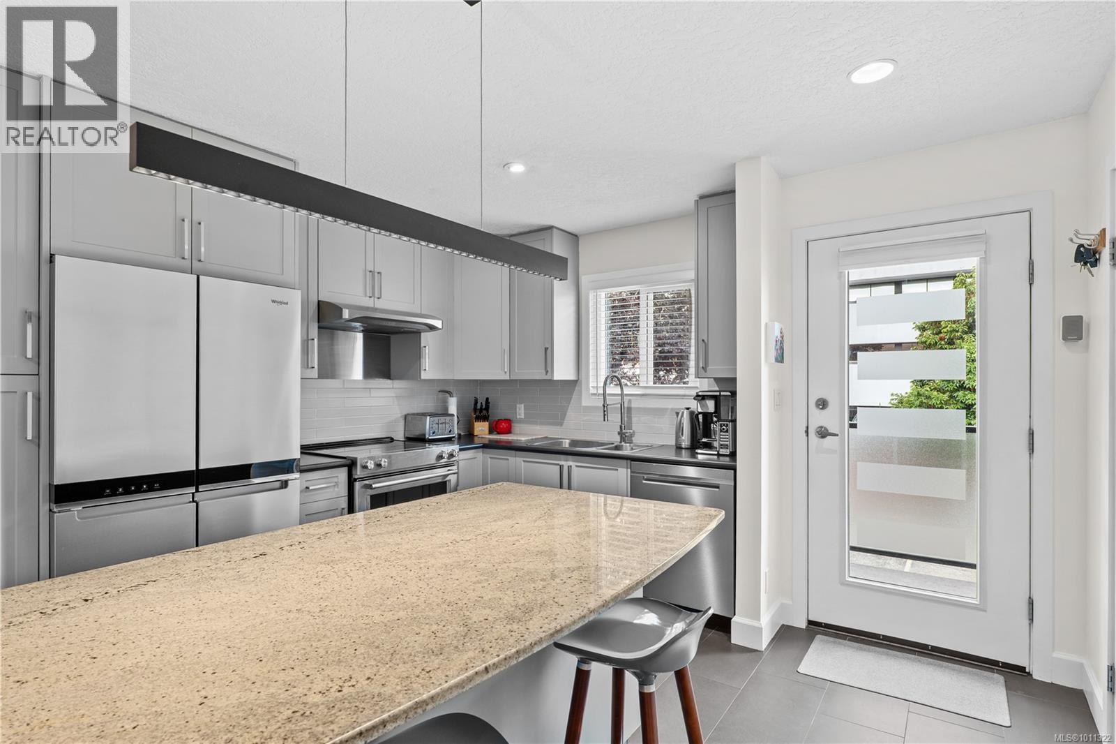 Photo 6 of 1 1119 View St, Victoria BC