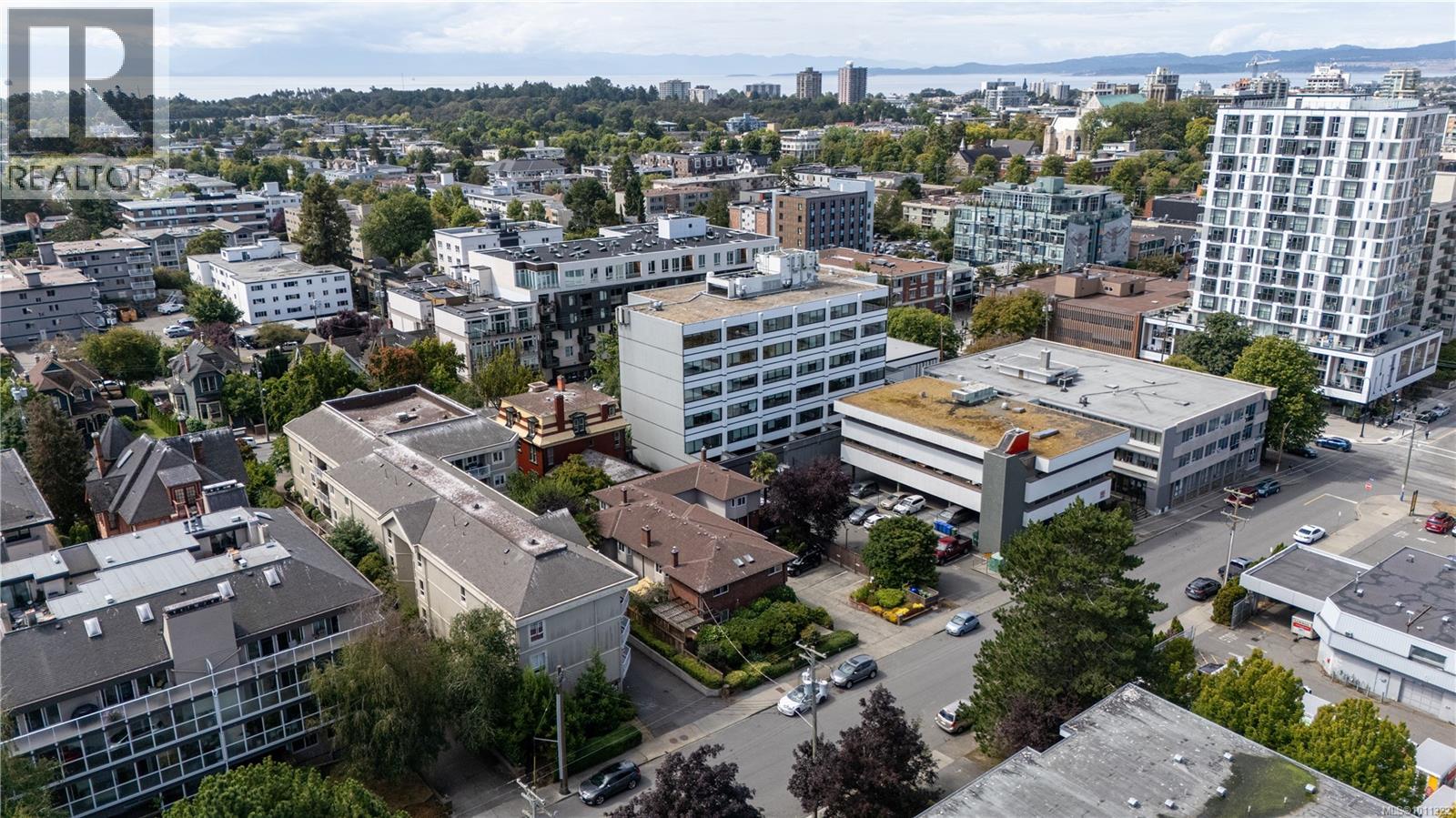 Photo 19 of 1 1119 View St, Victoria BC