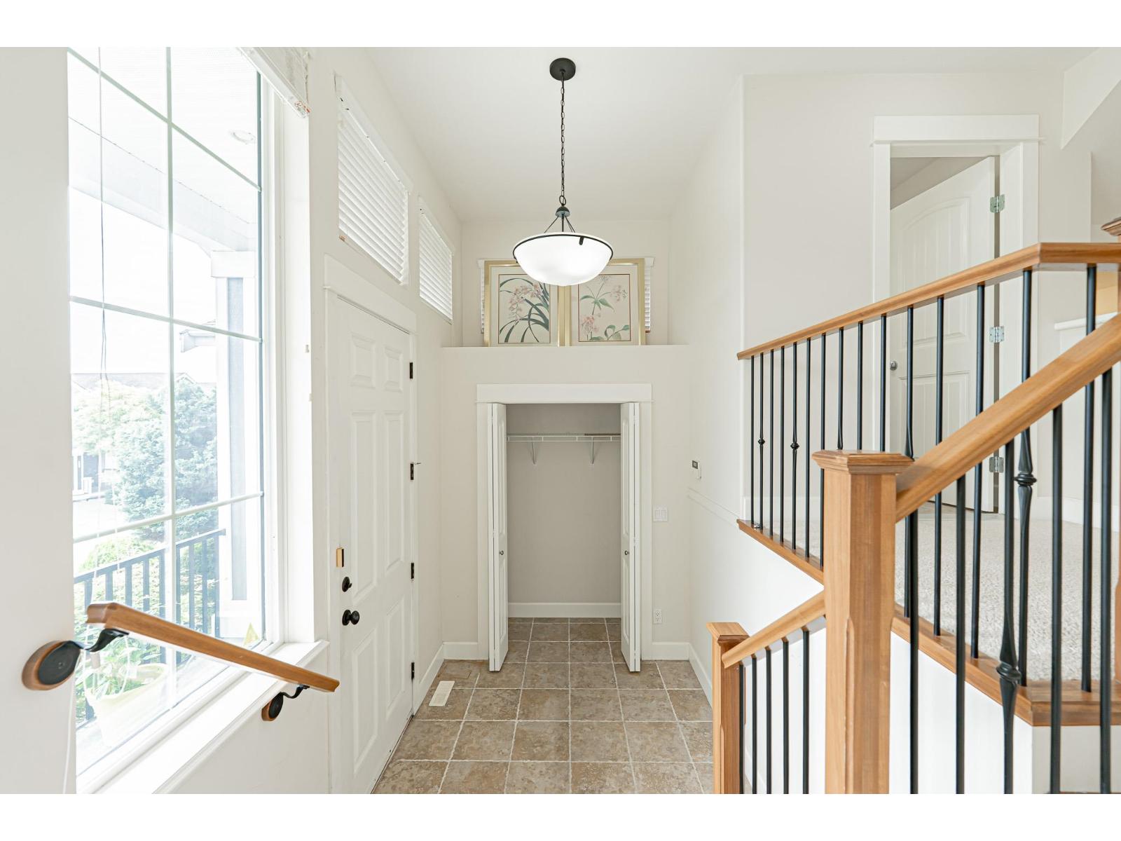 Photo 3 of 20179 68 A Avenue, Langley BC