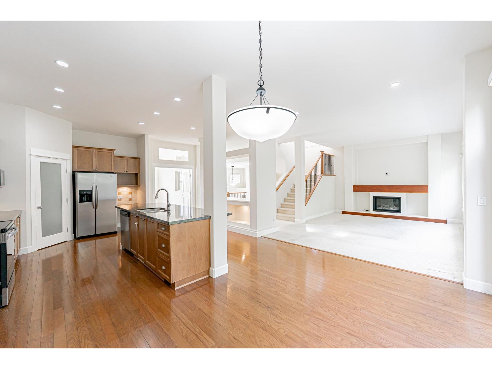Photo 13 of 20179 68 A Avenue, Langley BC
