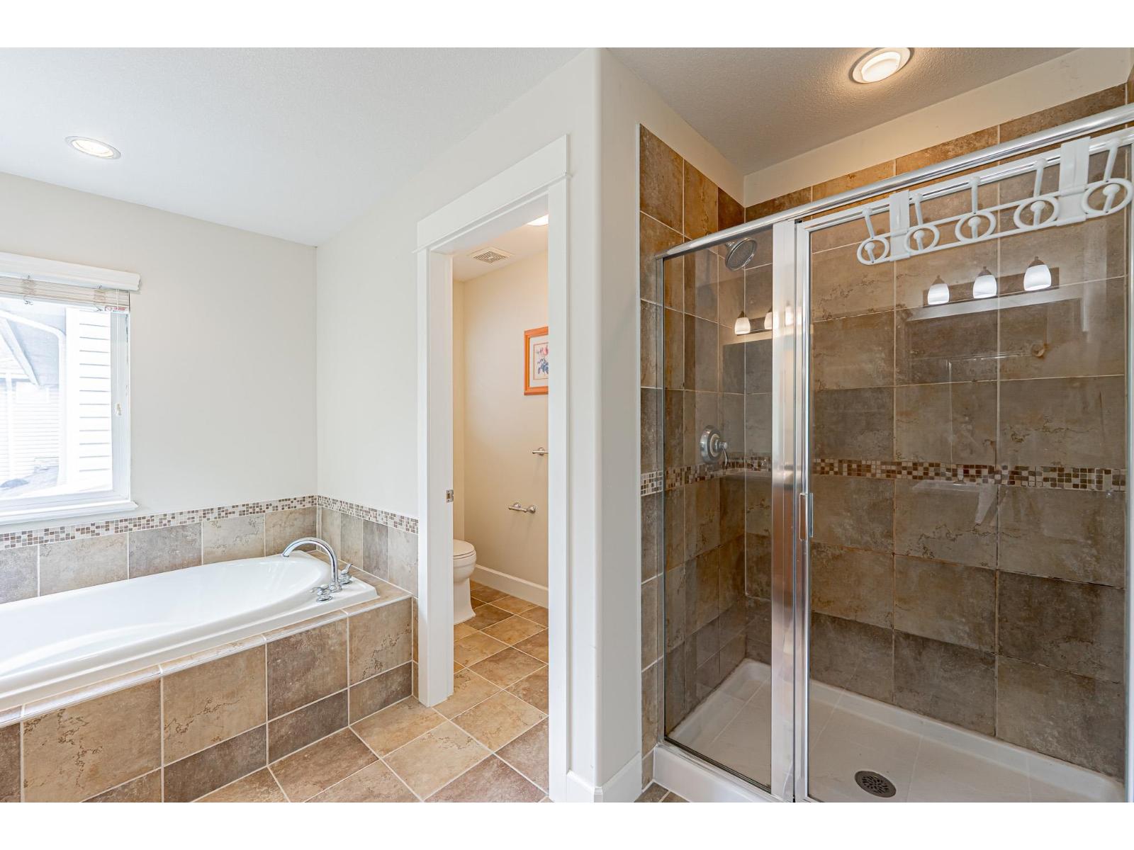 Photo 27 of 20179 68 A Avenue, Langley BC