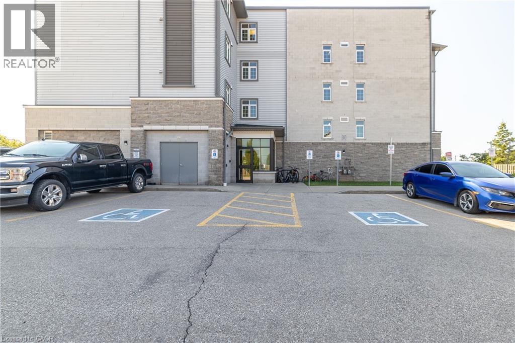 Photo 11 of 64 Frederick Drive Unit 4, Guelph ON