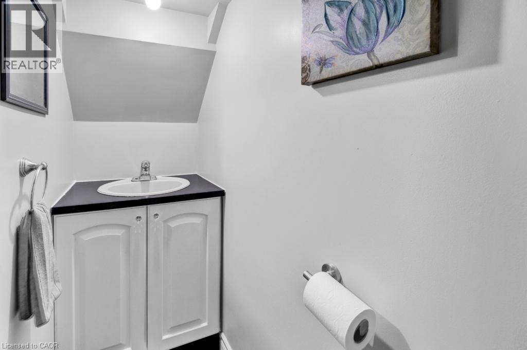Photo 33 of 215 Glamis Road Unit 2, Cambridge ON