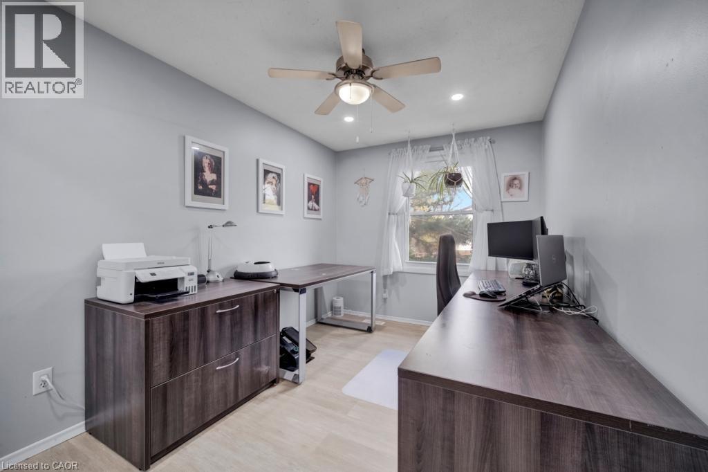 Photo 2 of 215 Glamis Road Unit 2, Cambridge ON