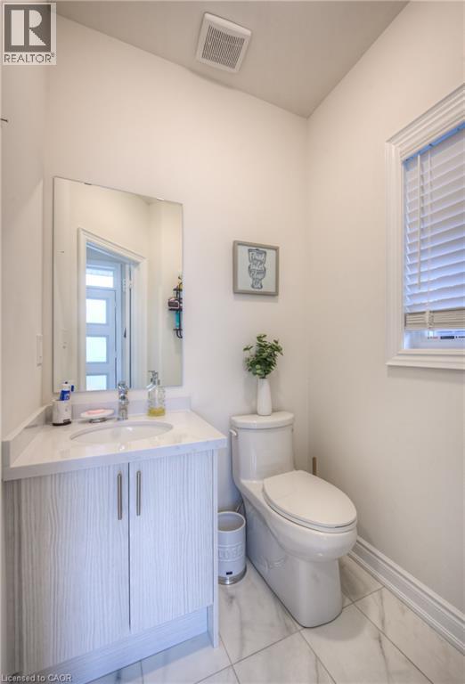 Photo 15 of 88 Bloomfield Crescent, Cambridge ON