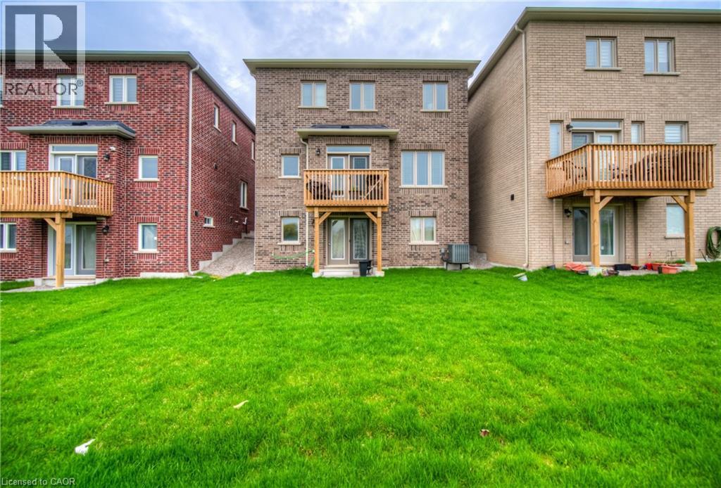 Photo 17 of 88 Bloomfield Crescent, Cambridge ON