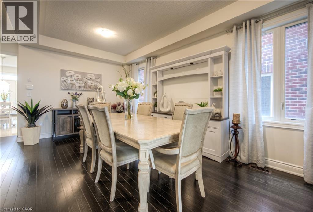 Photo 6 of 88 Bloomfield Crescent, Cambridge ON
