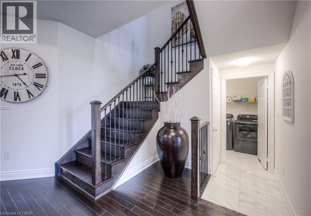 Photo 29 of 88 Bloomfield Crescent, Cambridge ON