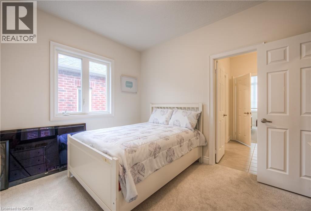 Photo 14 of 88 Bloomfield Crescent, Cambridge ON