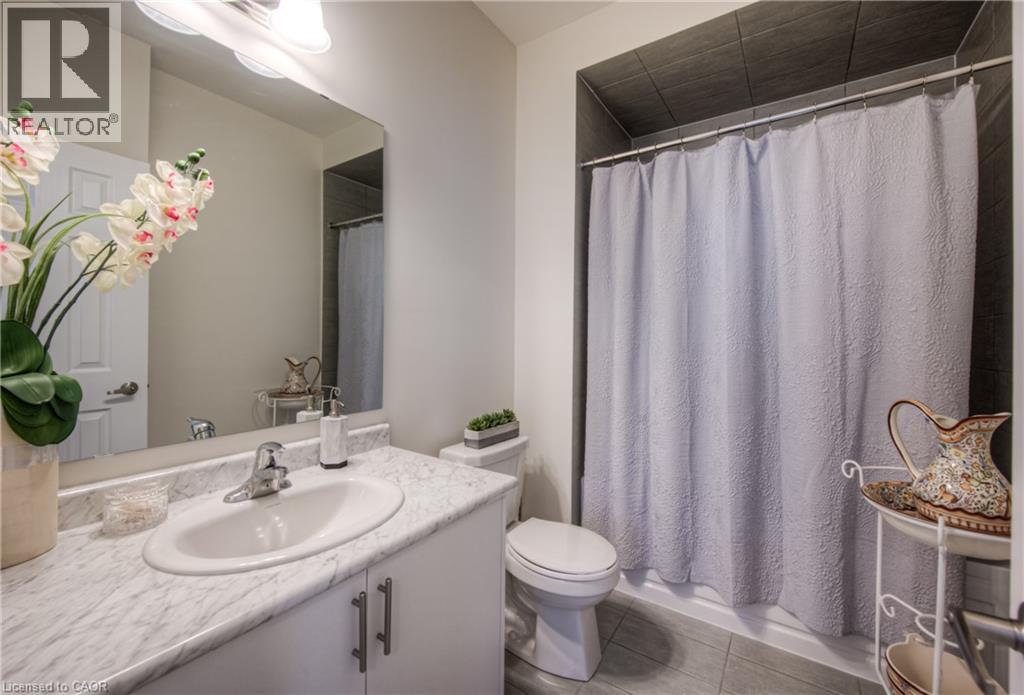Photo 13 of 88 Bloomfield Crescent, Cambridge ON