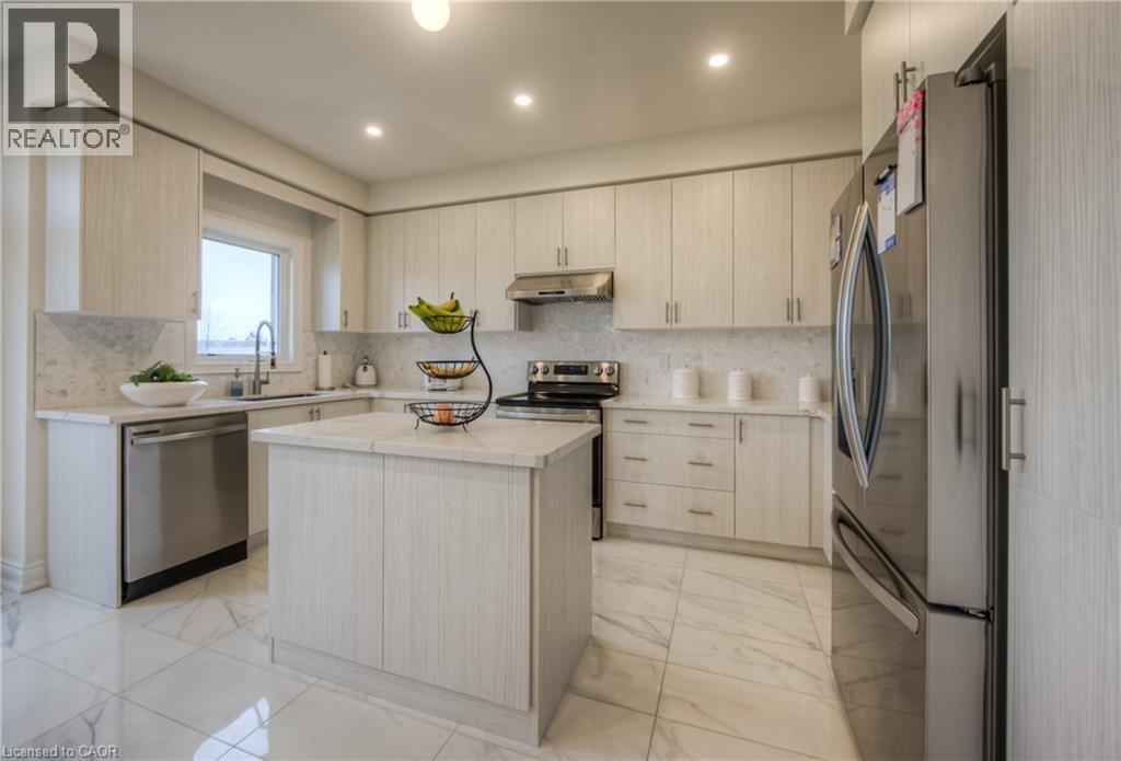 Photo 31 of 88 Bloomfield Crescent, Cambridge ON