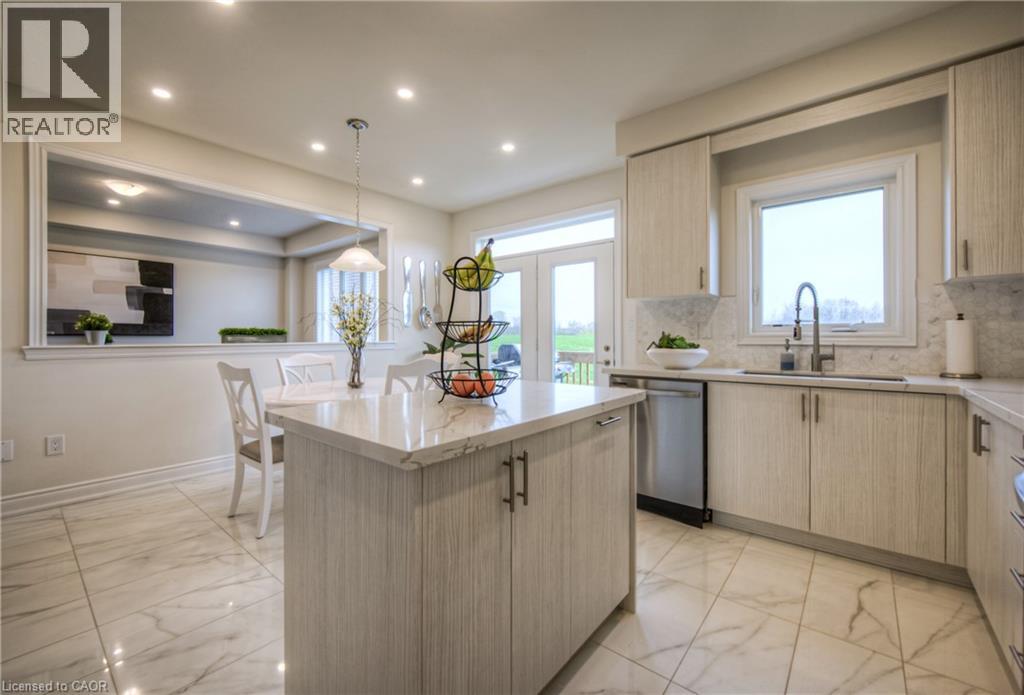 Photo 7 of 88 Bloomfield Crescent, Cambridge ON