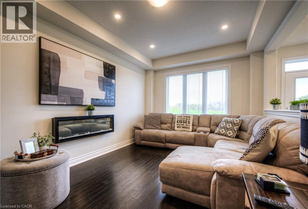 Photo 30 of 88 Bloomfield Crescent, Cambridge ON