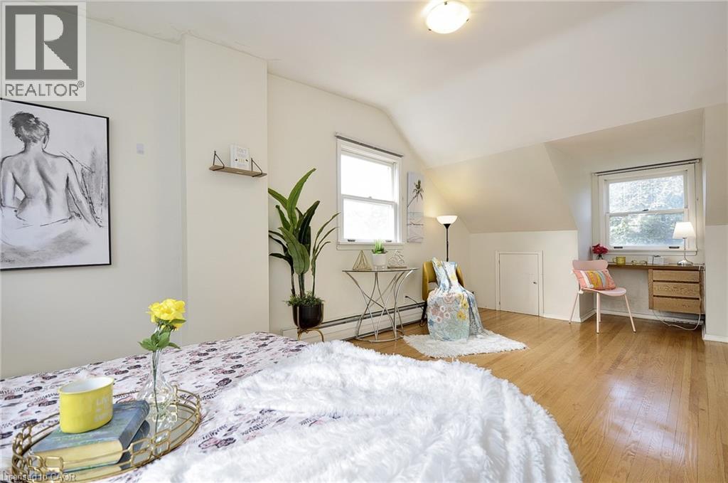 Photo 21 of 442 Highland Road E, Kitchener ON