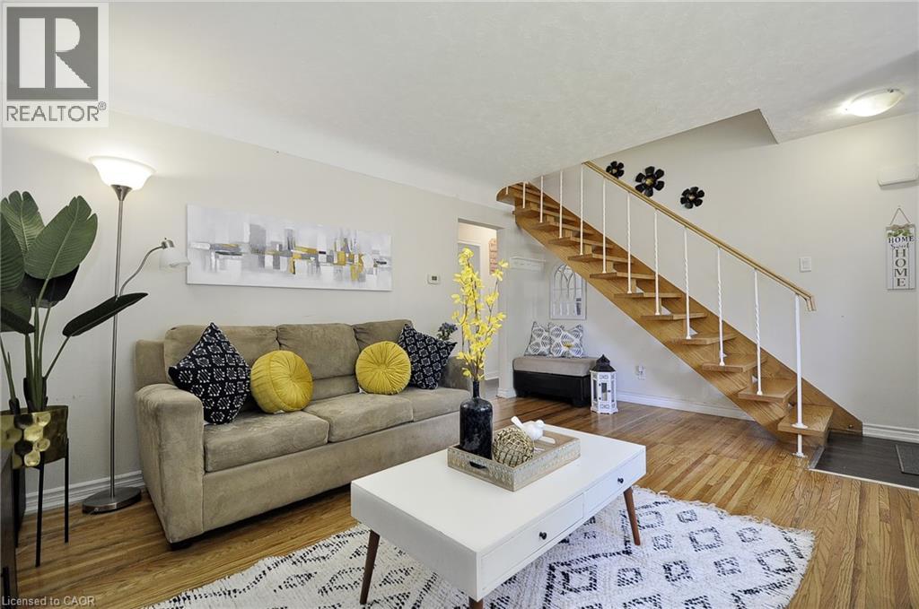 Photo 4 of 442 Highland Road E, Kitchener ON