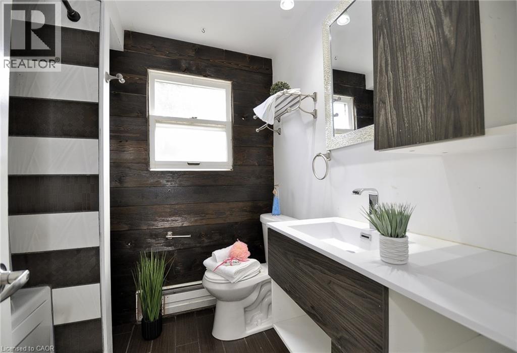 Photo 22 of 442 Highland Road E, Kitchener ON
