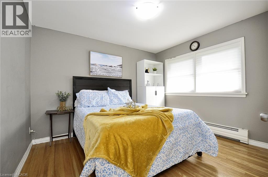 Photo 20 of 442 Highland Road E, Kitchener ON