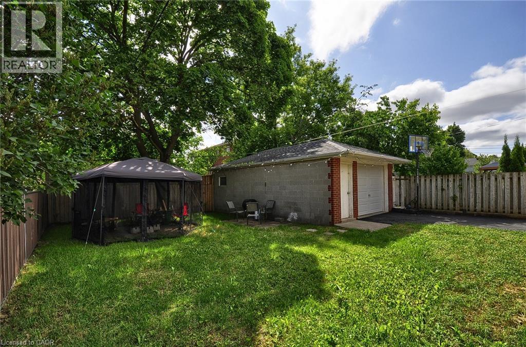 Photo 28 of 442 Highland Road E, Kitchener ON
