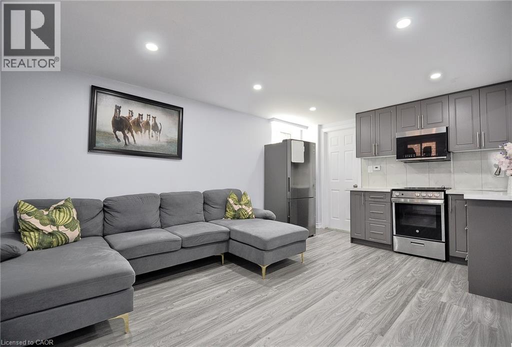Photo 8 of 442 Highland Road E, Kitchener ON