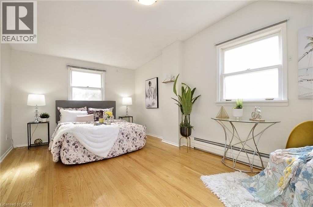 Photo 3 of 442 Highland Road E, Kitchener ON