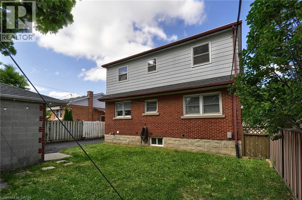 Photo 34 of 442 Highland Road E, Kitchener ON