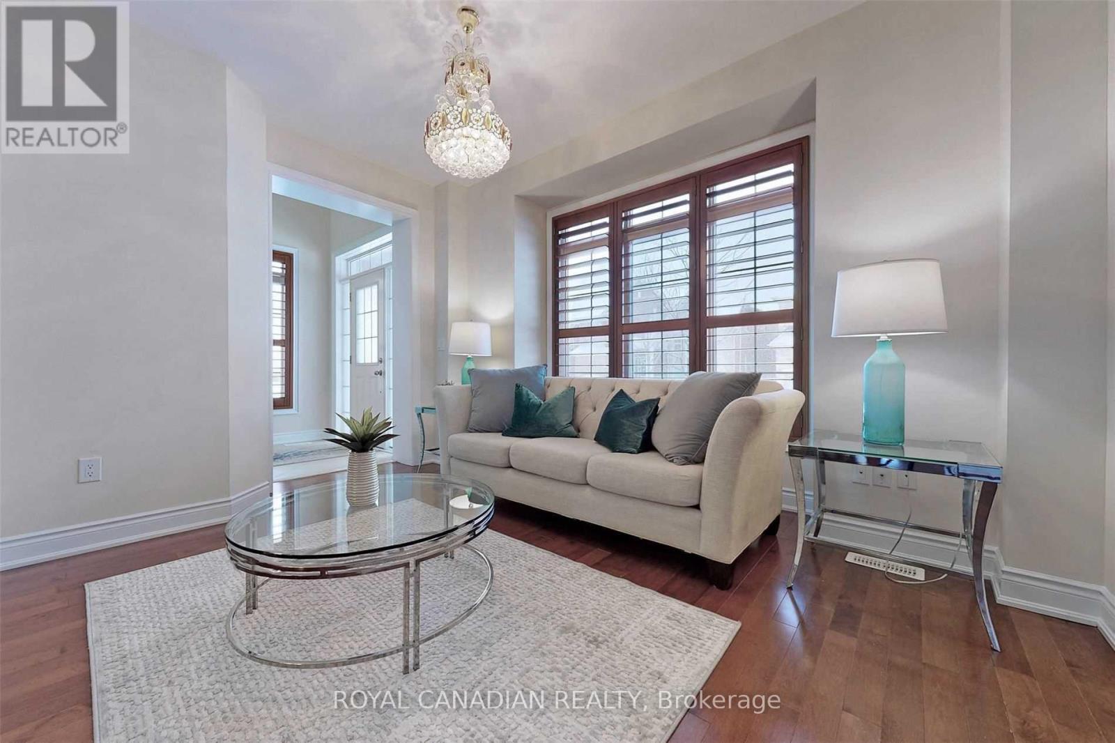 Photo 10 of 4 Thimbleweed Street, Markham ON