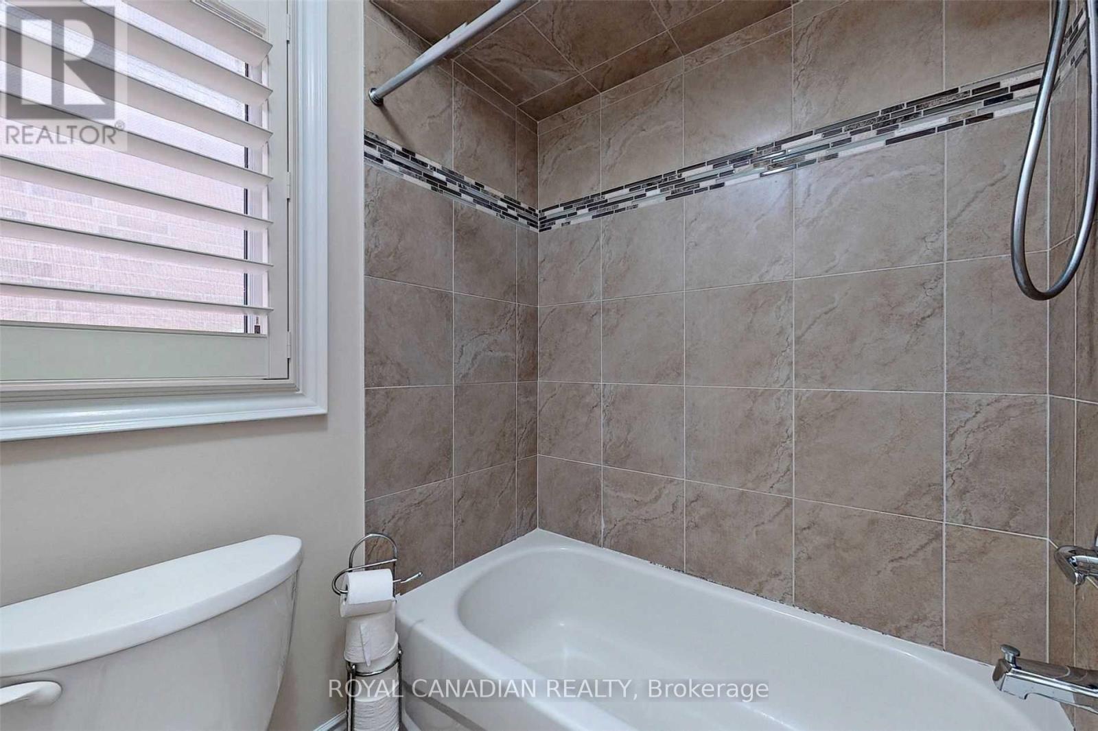 Photo 37 of 4 Thimbleweed Street, Markham ON