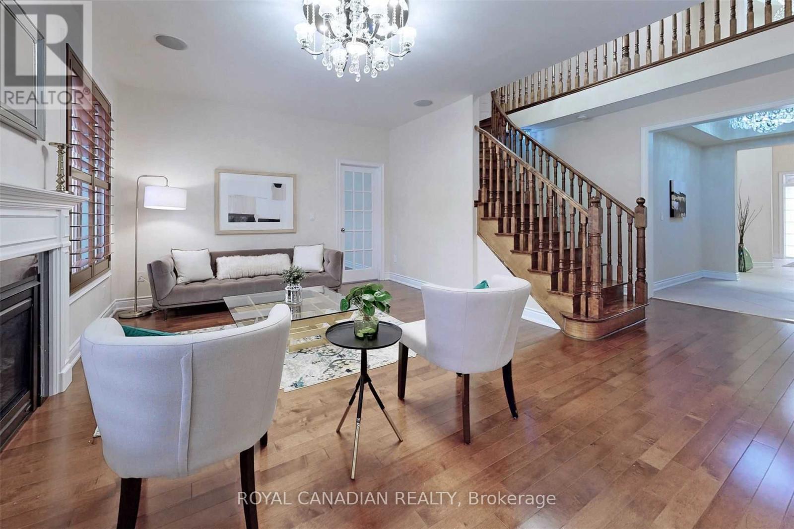 Photo 5 of 4 Thimbleweed Street, Markham ON