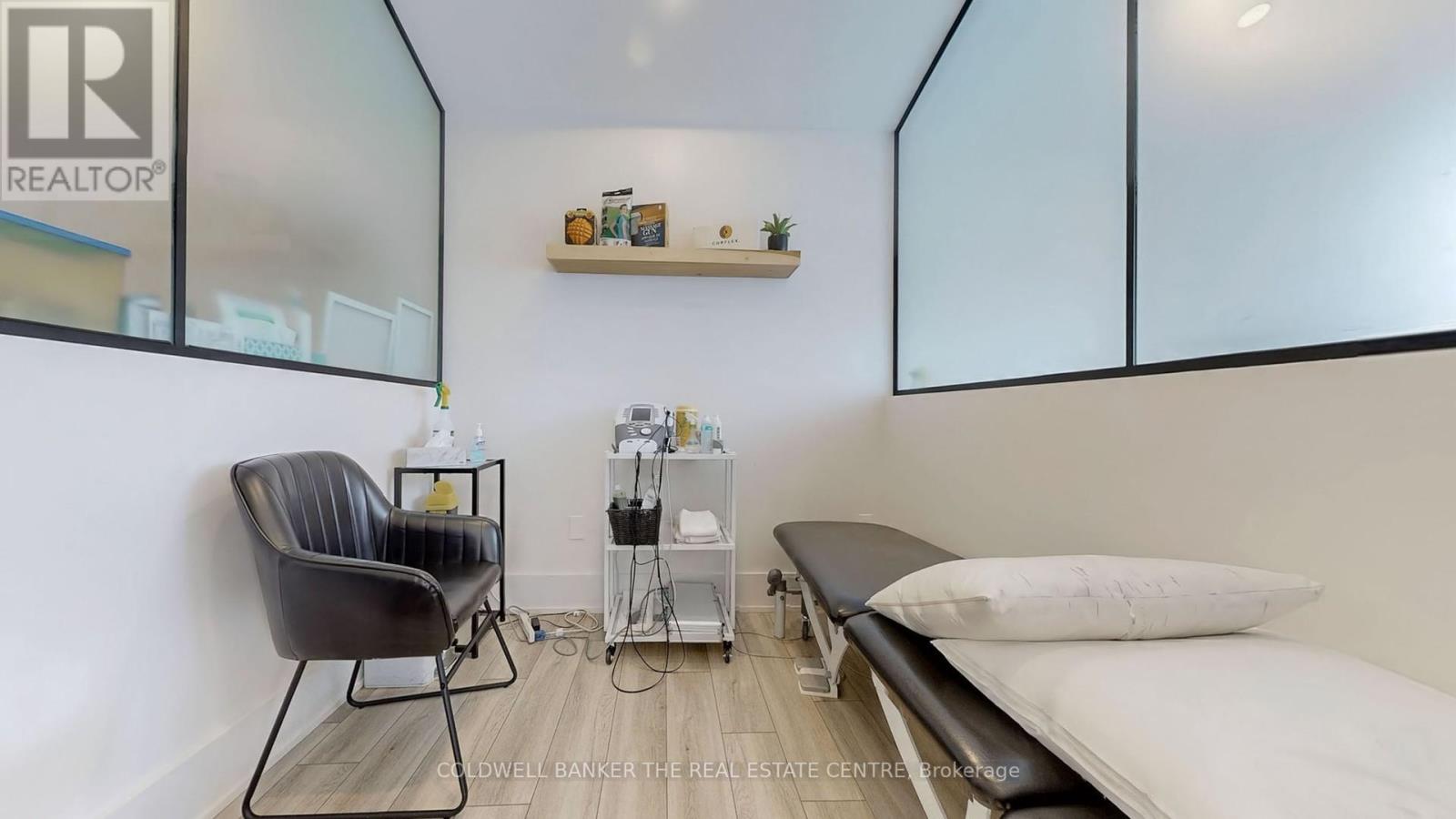 Photo 1 of 543 The Queensway S, Georgina ON