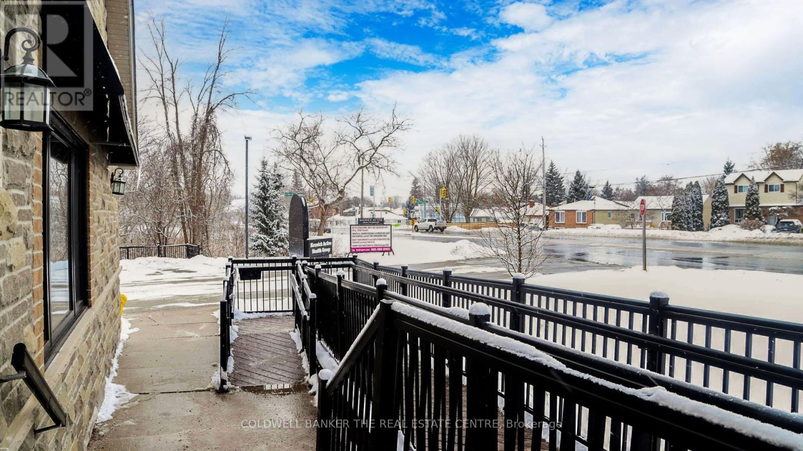 Photo 11 of 543 The Queensway S, Georgina ON