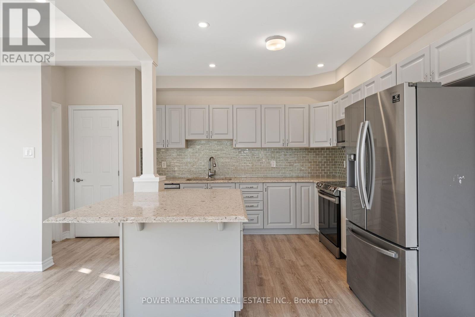 Photo 11 of 701 Megrez Way, Ottawa ON