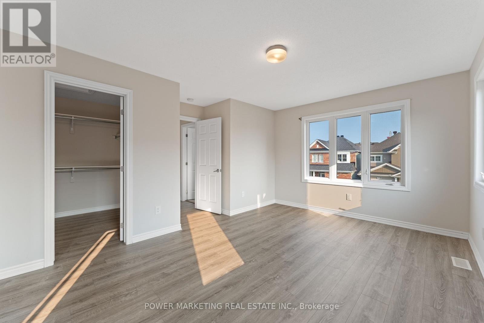 Photo 17 of 701 Megrez Way, Ottawa ON