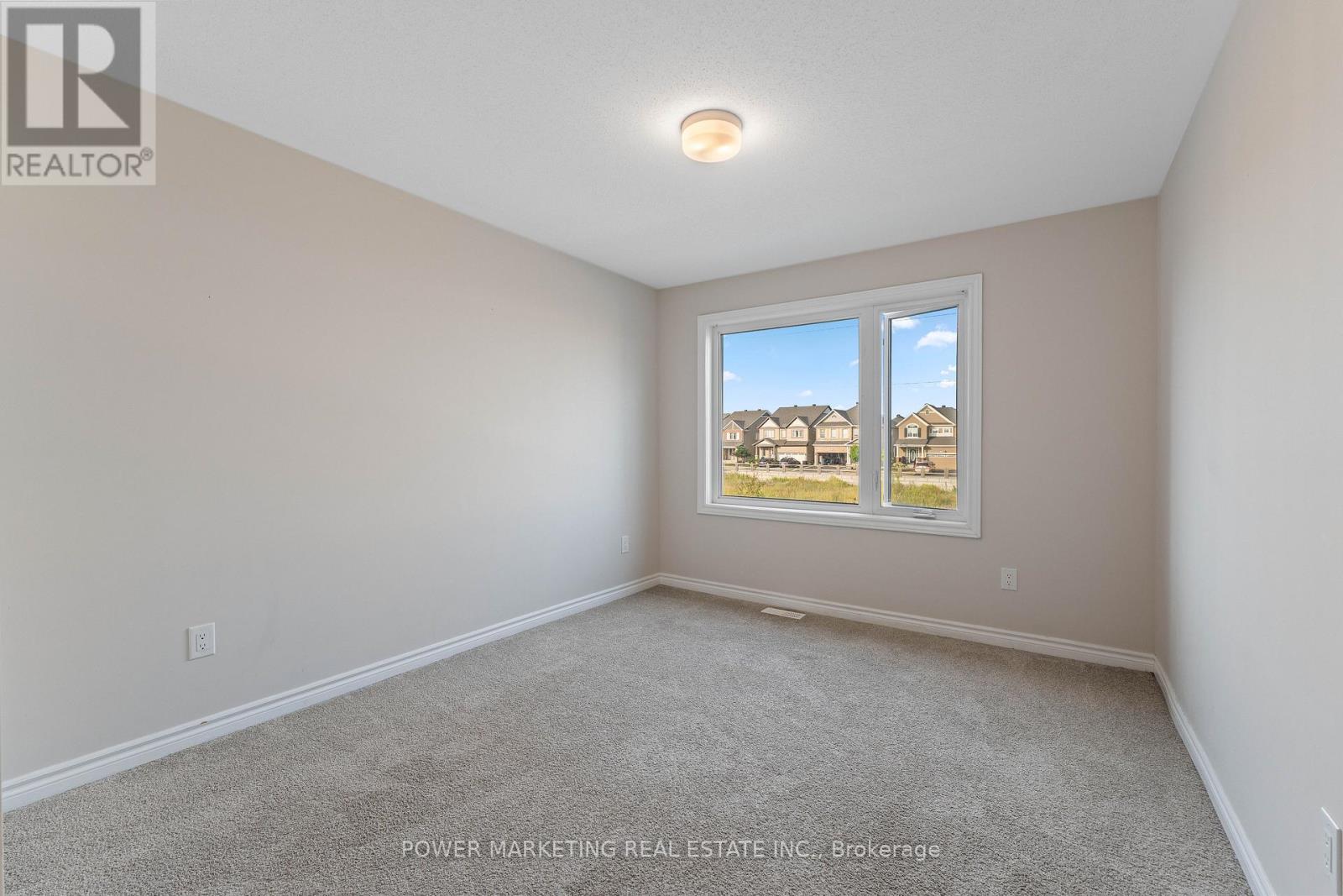 Photo 20 of 701 Megrez Way, Ottawa ON