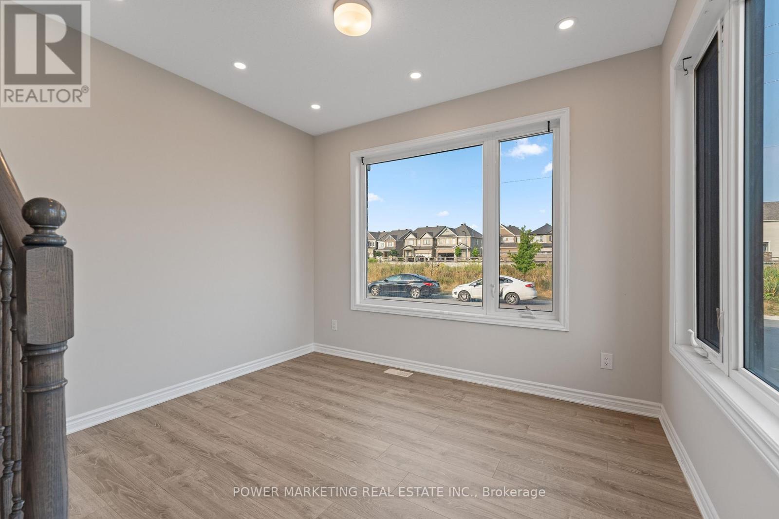 Photo 7 of 701 Megrez Way, Ottawa ON
