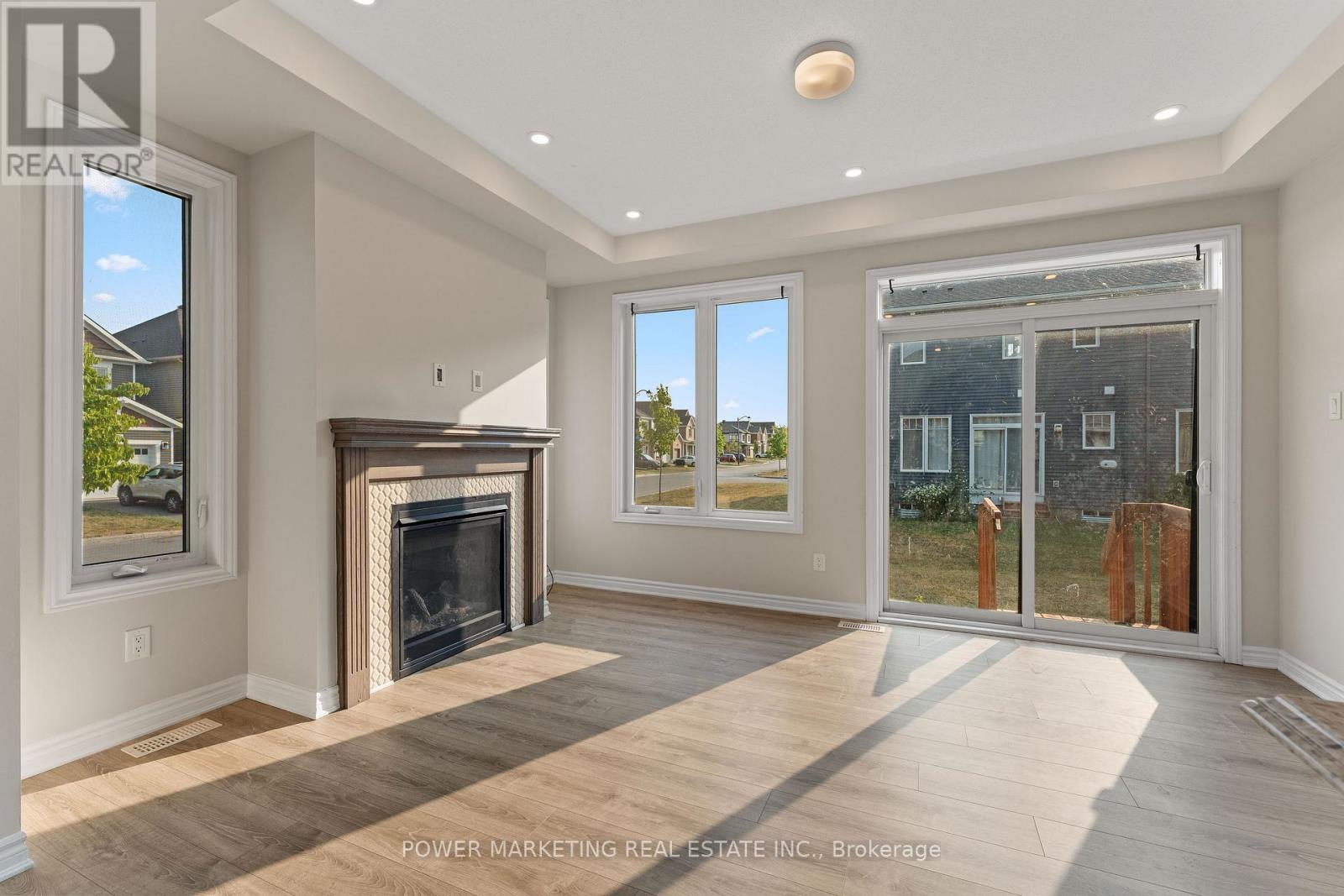 Photo 9 of 701 Megrez Way, Ottawa ON