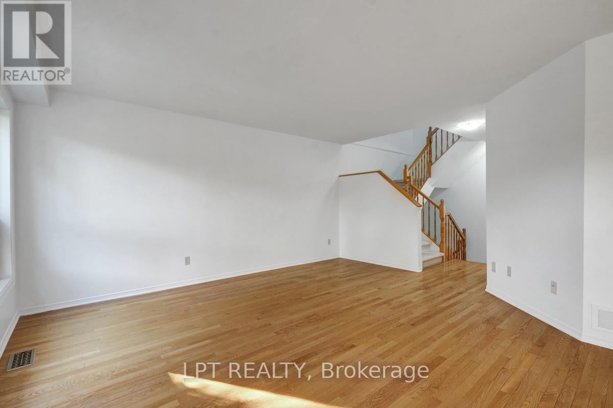Photo 10 of 6 Sandcliffe Terrace, Ottawa ON