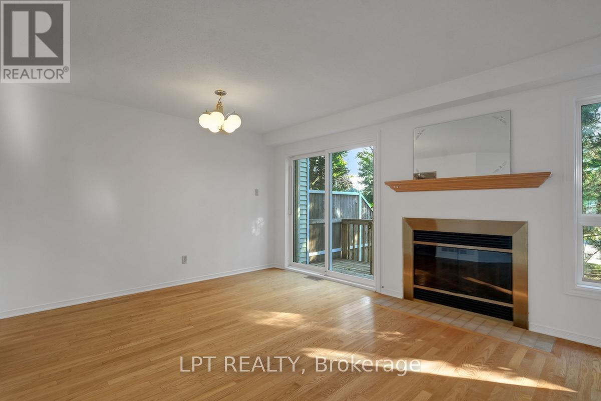 Photo 12 of 6 Sandcliffe Terrace, Ottawa ON