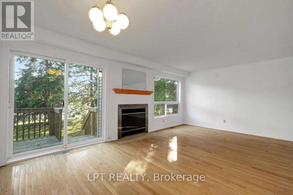 Photo 13 of 6 Sandcliffe Terrace, Ottawa ON