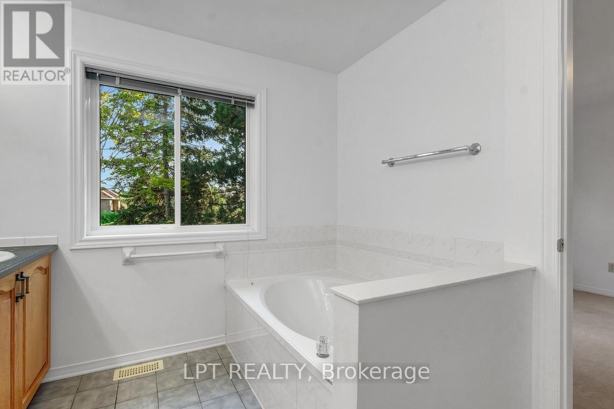 Photo 25 of 6 Sandcliffe Terrace, Ottawa ON
