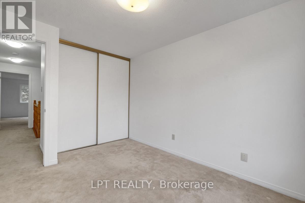 Photo 31 of 6 Sandcliffe Terrace, Ottawa ON