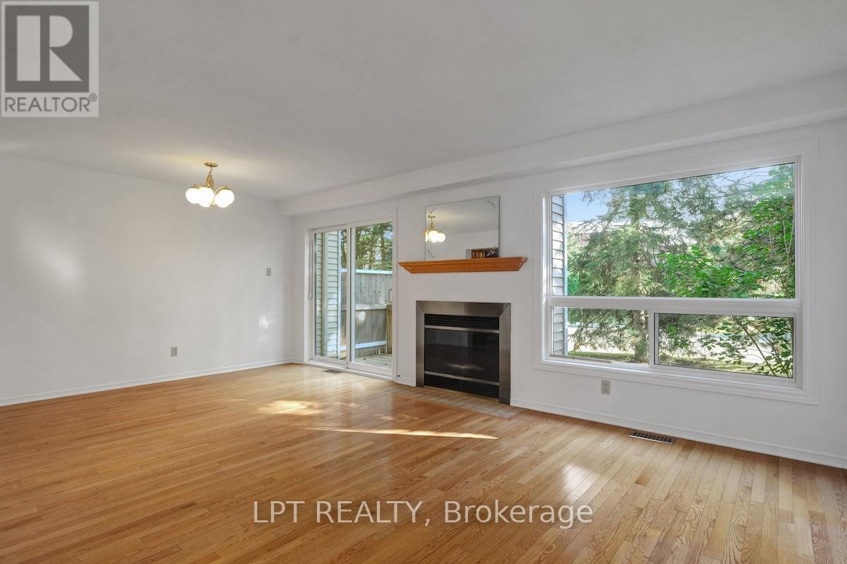 Photo 7 of 6 Sandcliffe Terrace, Ottawa ON